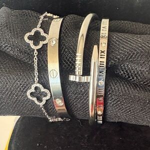 Silver-Tone Women's Bracelet Set with Clover Link and Screw Accents